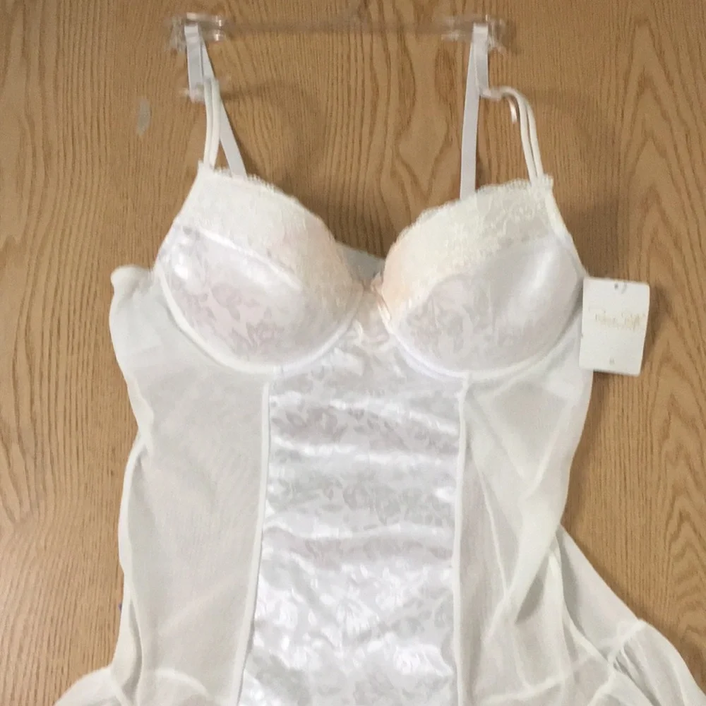 New Women’s Rene Rofe Underwired Lingerie Chemise Gown Slip Ivory Size Medium